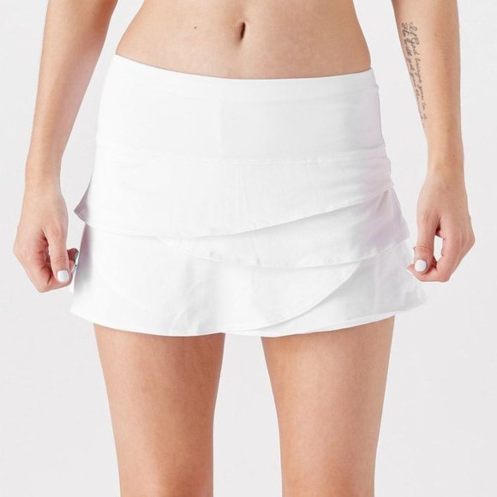 LUCKY IN LOVE skirt white sz SMALL Scallop Tennis golf skort white Perfect